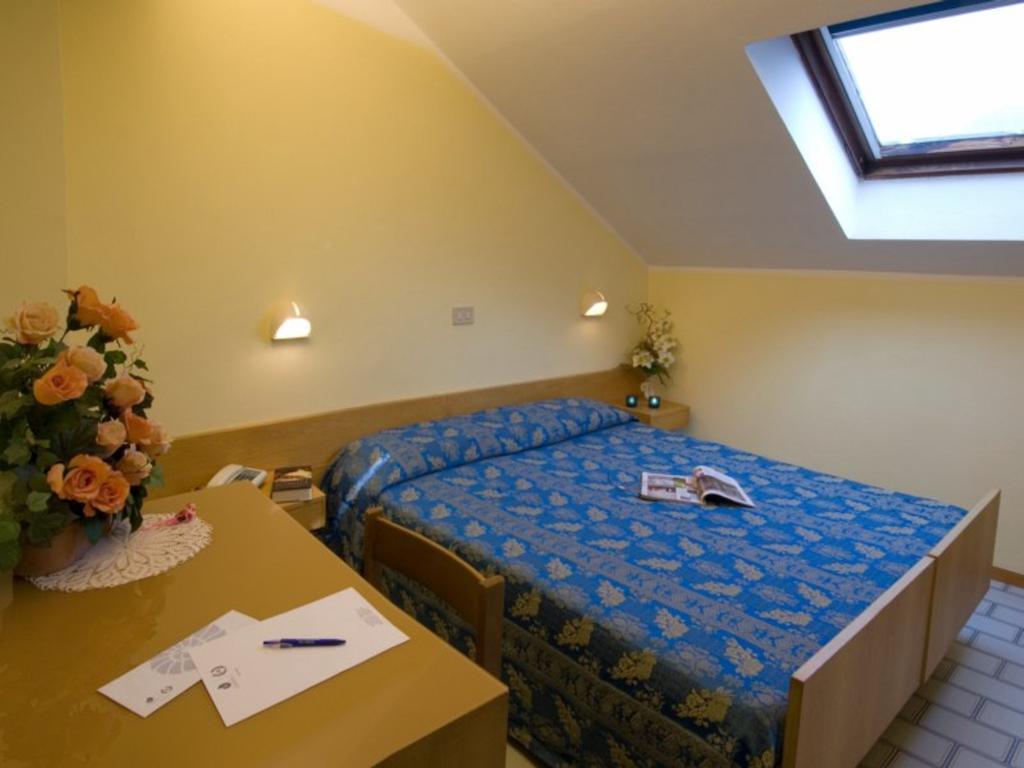 Hotel Nives Риччоне Номер фото